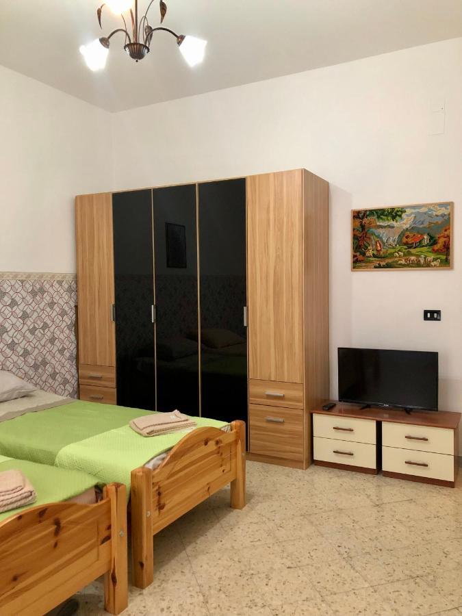 Apartamento Valentino Bari Exterior foto